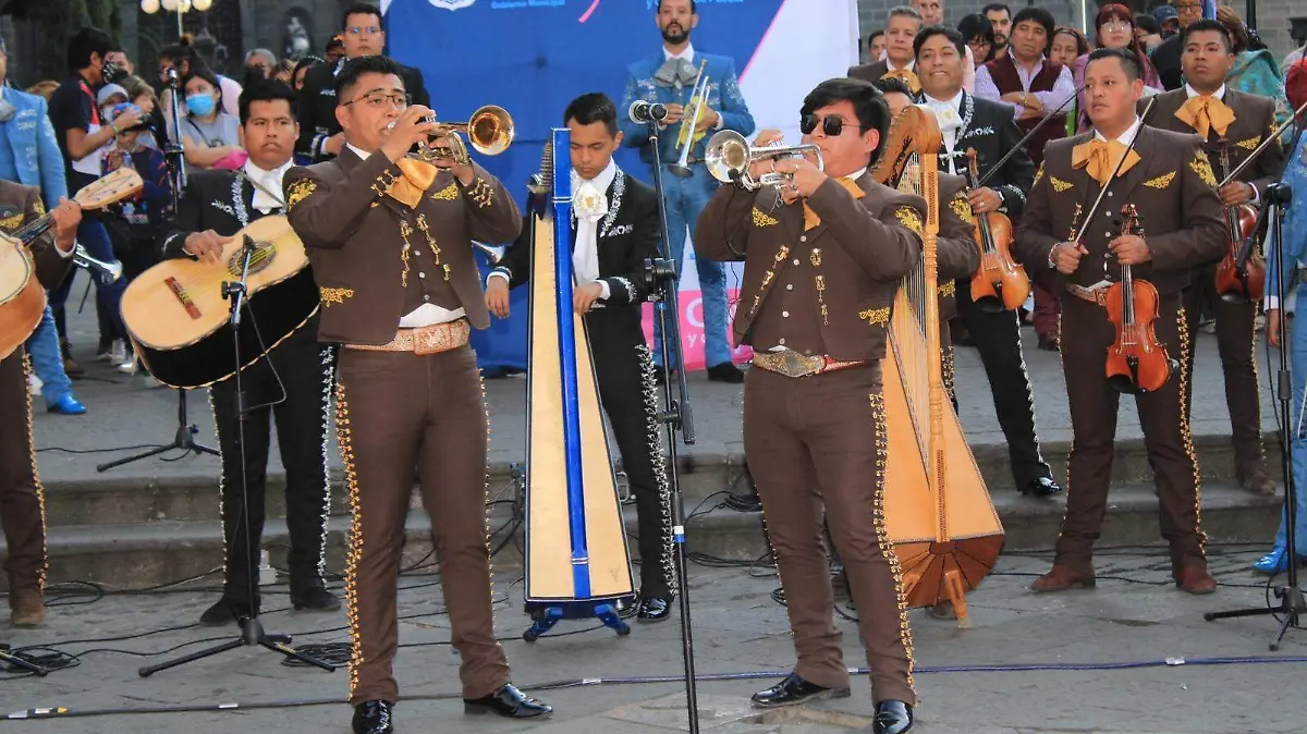 En el Día Internacional del Mariachi dan reconocimiento a emblemas de Puebla