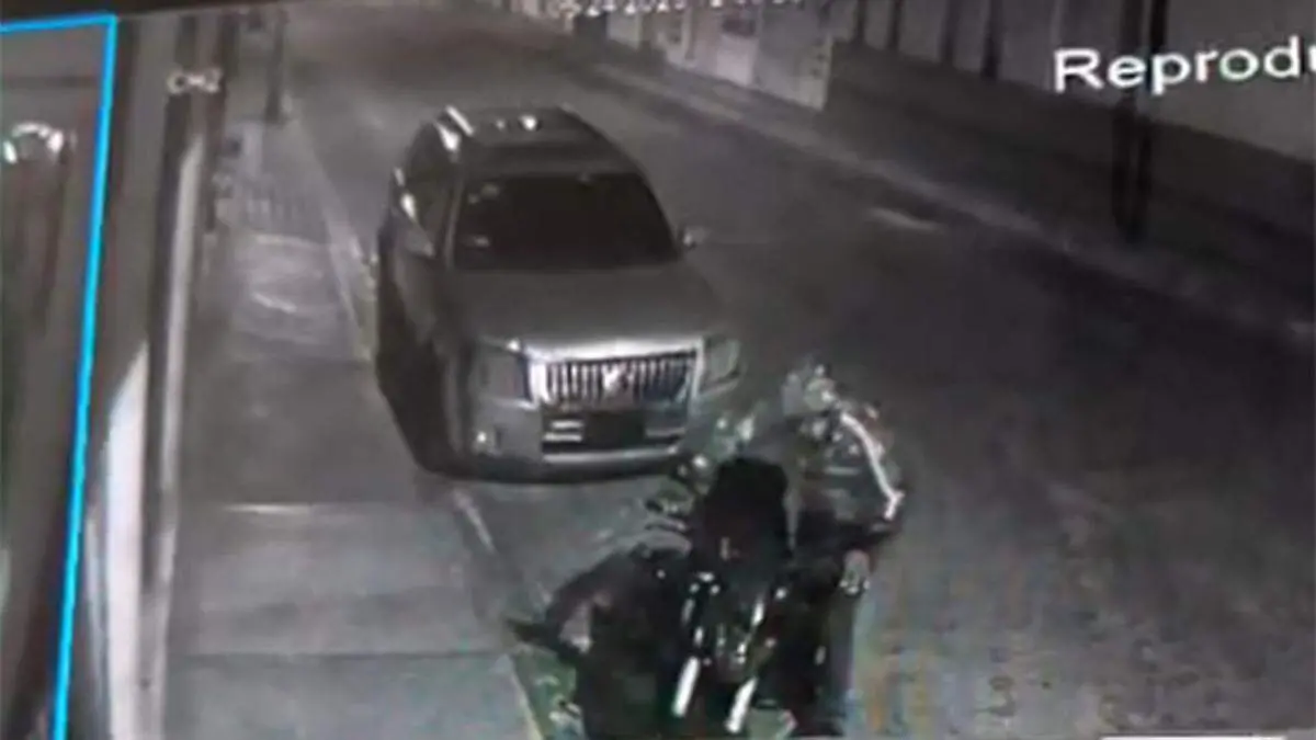 Cámaras de videovigilancia captaron el momento en que un hombre se robó una motocicleta en Tecamachalco
