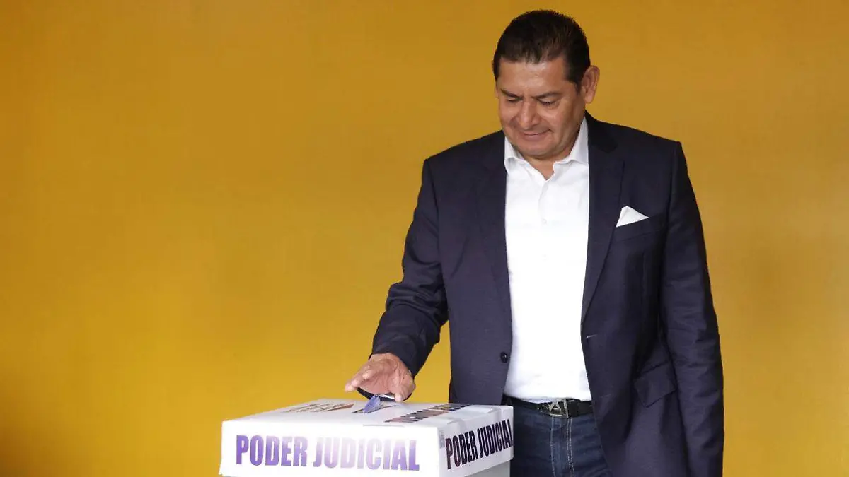 armenta mier vota en elecciones judiciales 