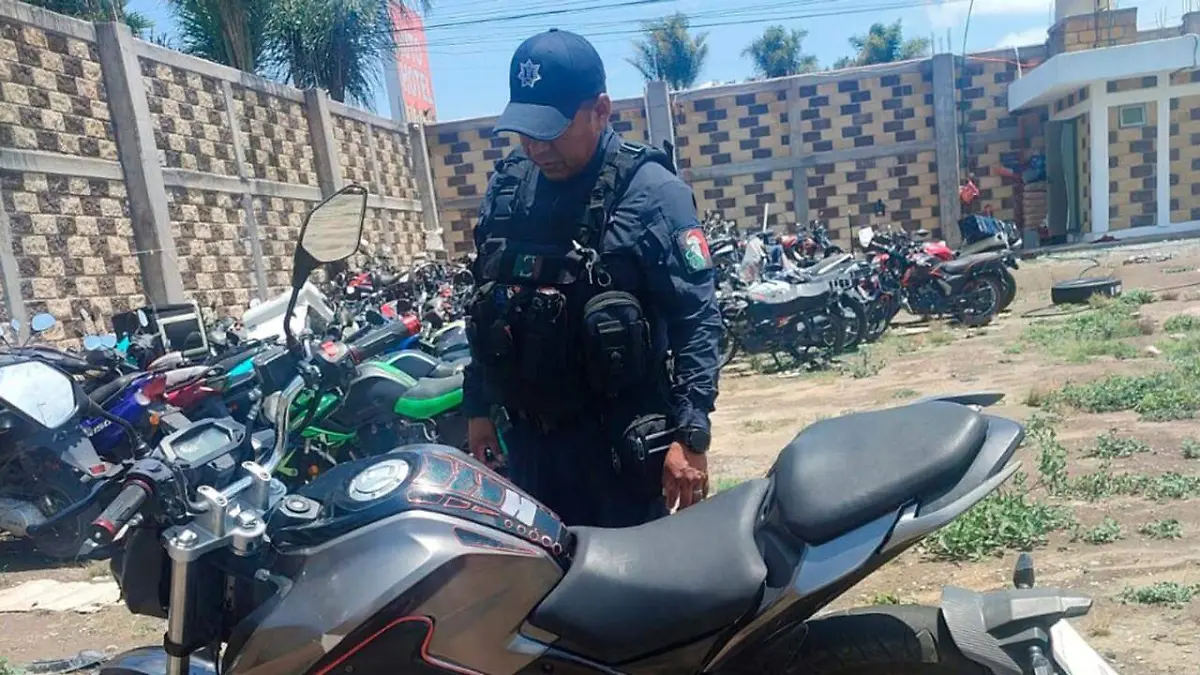 Elementos de la Policía Municipal de Huejotzingo lograron la recuperación de dos camionetas y una motocicleta