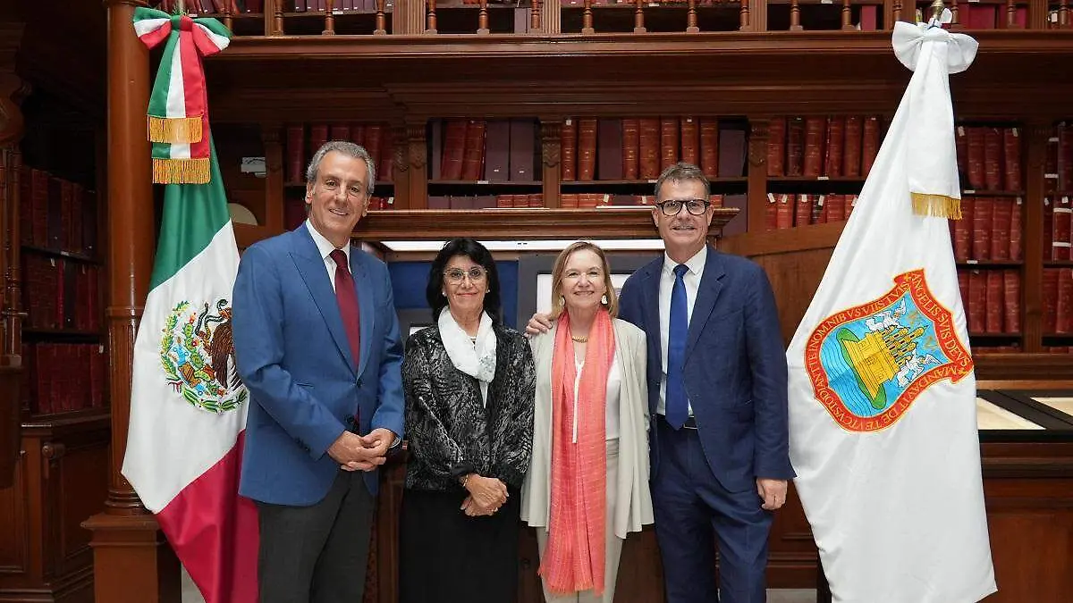 El alcalde José Chedraui recibe a la embajadora de Francia 