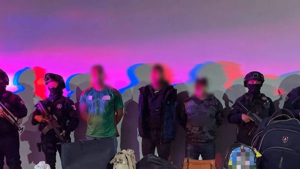 Policías municipales detuvieron en la colonia El Arenal a tres sujetos con antecedentes penales