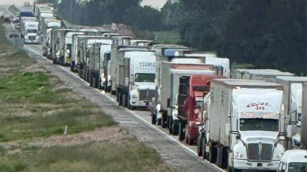 caos vial en la km 148 de la puebla orizaba