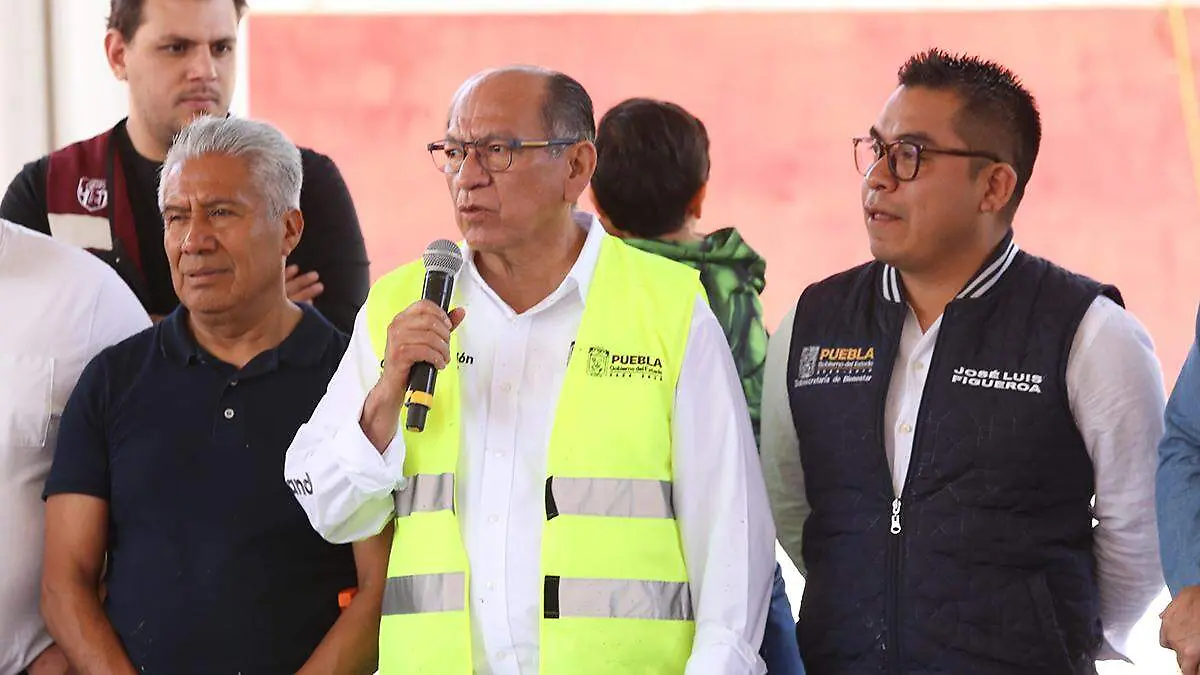 Samuel Aguilar Pala, luego de que el activista Renato R., defensor del agua, obtuviera libertad condicional