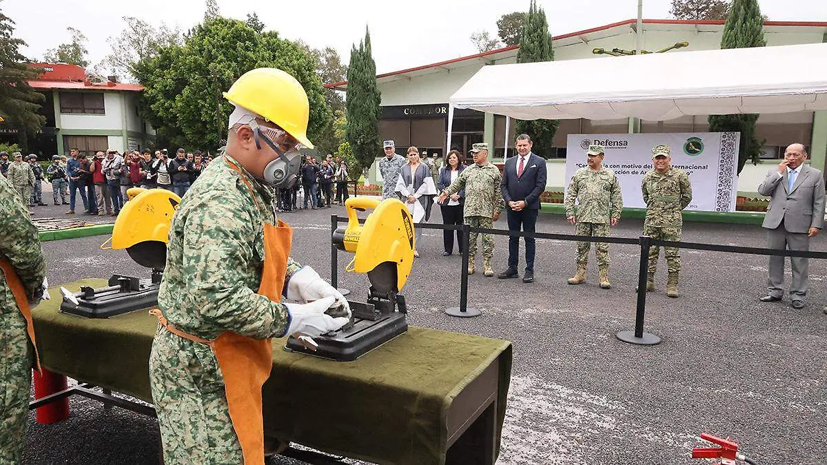 En la XXV Zona Militar de Puebla, autoridades anunciaron la destrucción de mil 214 armas de fuego