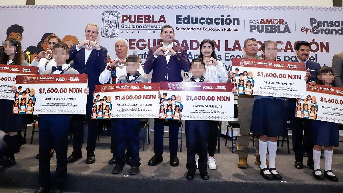 gobierno beca menroes de edad