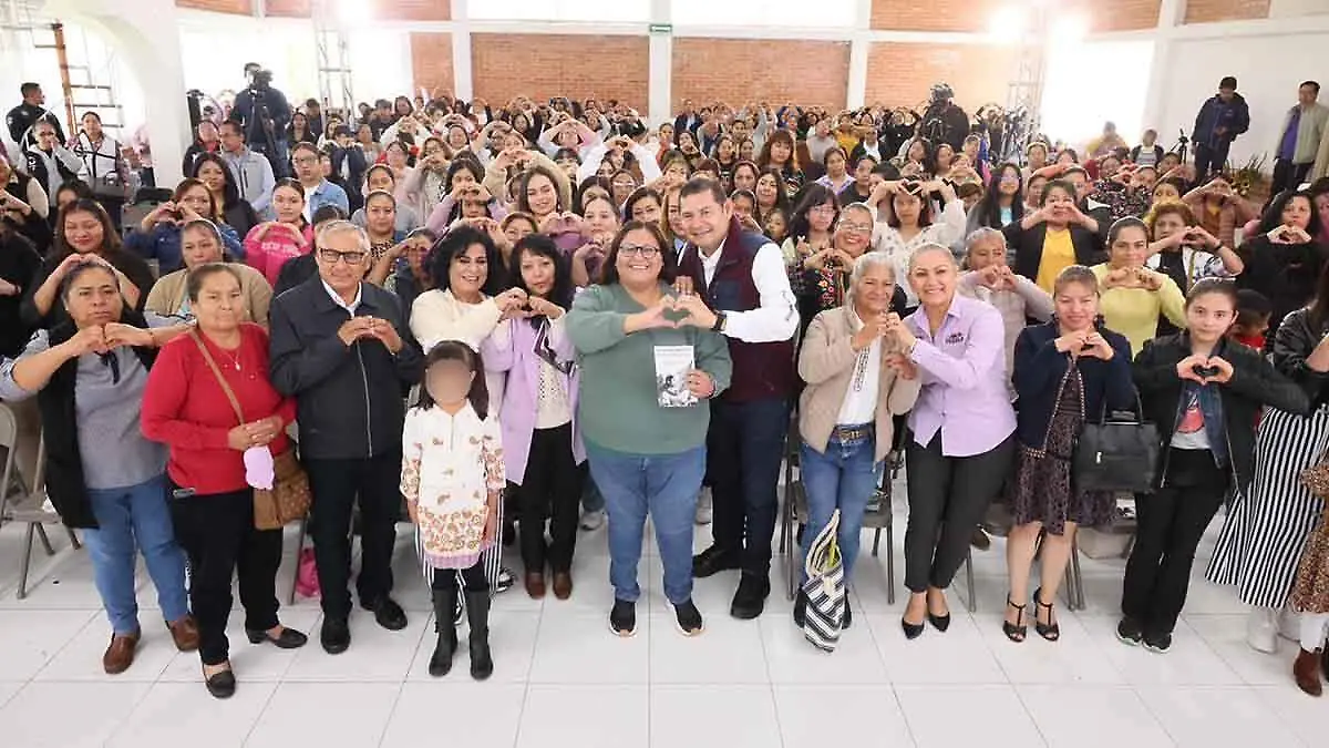 Anunciaron la construcción de 50 nuevas Casas Carmen Serdán en la entidad