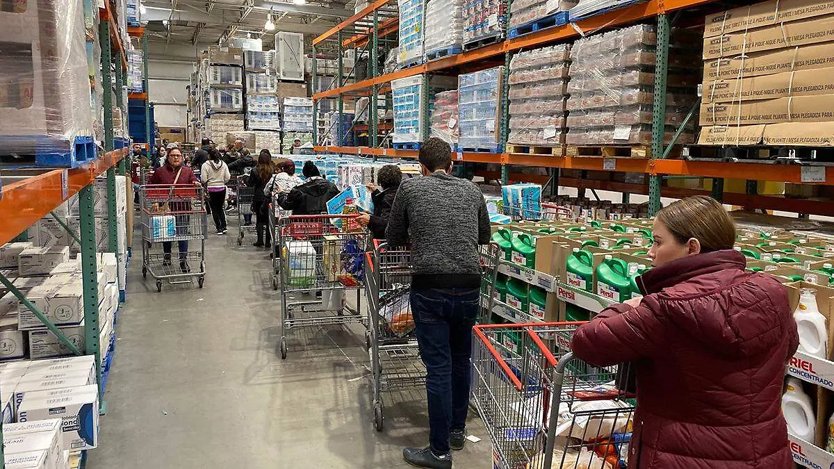 Los sectores de información en medios masivos, comercio al por mayor y servicios de salud en Puebla reportaron una caída en sus ingresos