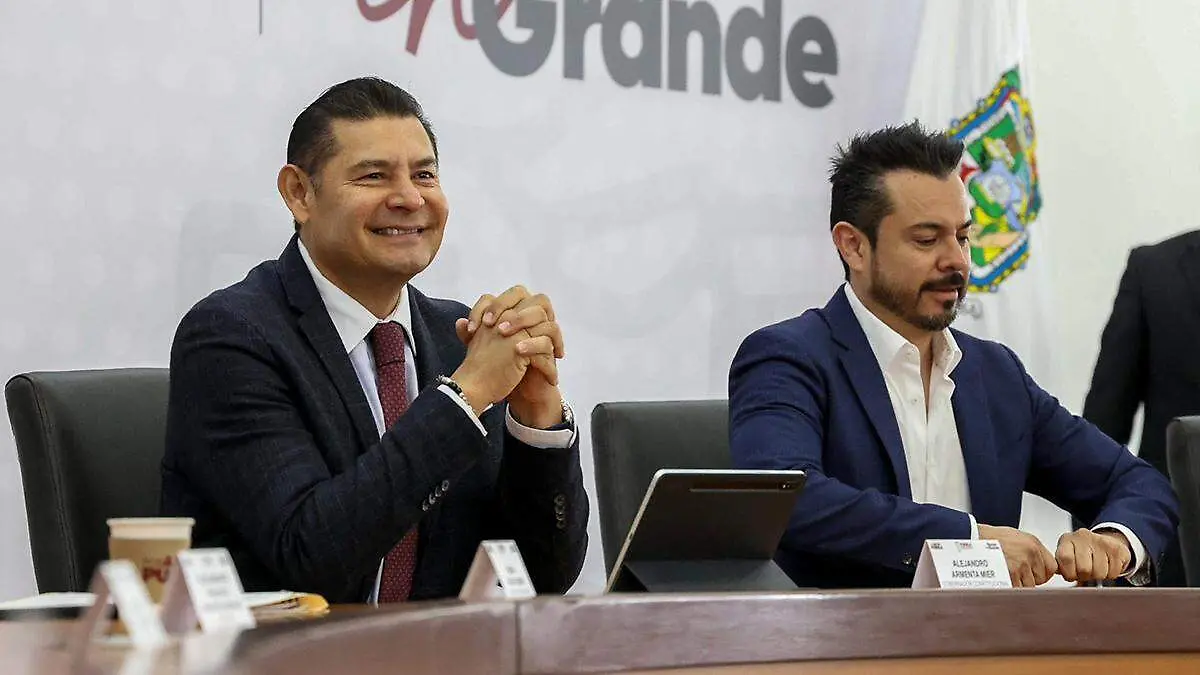 'Nosotros no vamos a encarcelarlos', dijo el gobernador, Alejandro Armenta Mier, respecto a los mototaxis