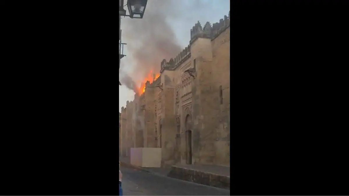 Llamas en la historia el incendio que estremeció a la Mezquita-Catedral de Córdoba