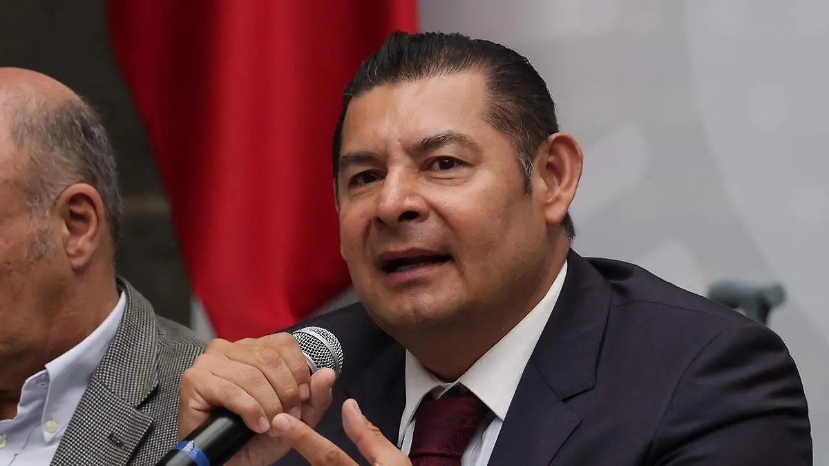 Alejandro Armenta advirtió que el Estado no le devolverá el control del estacionamiento de los estadios