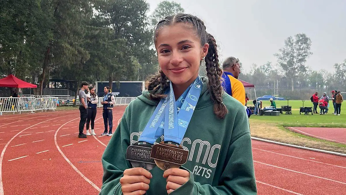 La atleta poblana Miriam Sánchez celebra su histórica clasificación al Mundial de Atletismo Tokio 2025 después de una temporada récord