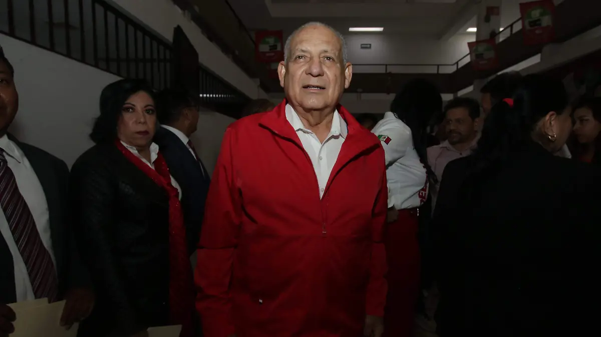 Jose Castro justo nuevo dirigente del PRI 