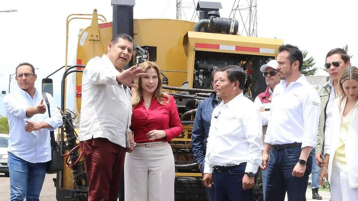gobernador de Puebla supervisa obras 
