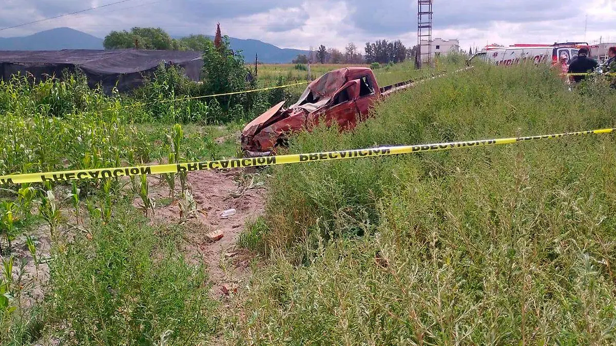 volcadura de camioneta en Tecamachalco