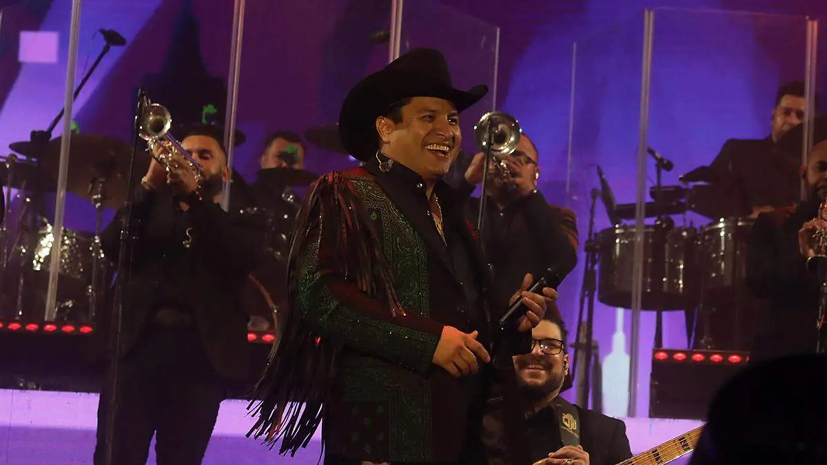 Familias completas y grupos de amigos se instalaron con el objetivo de disfrutar de cerca al llamado 'Rey de la Taquilla'