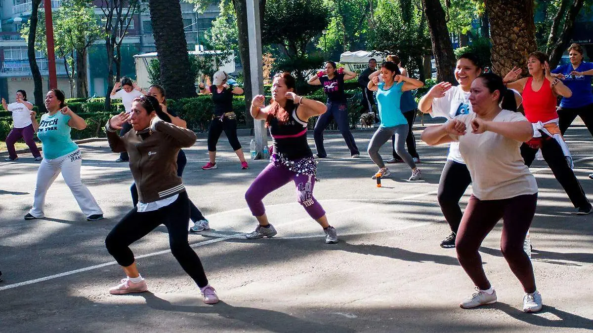 Zumba realizada en via publica