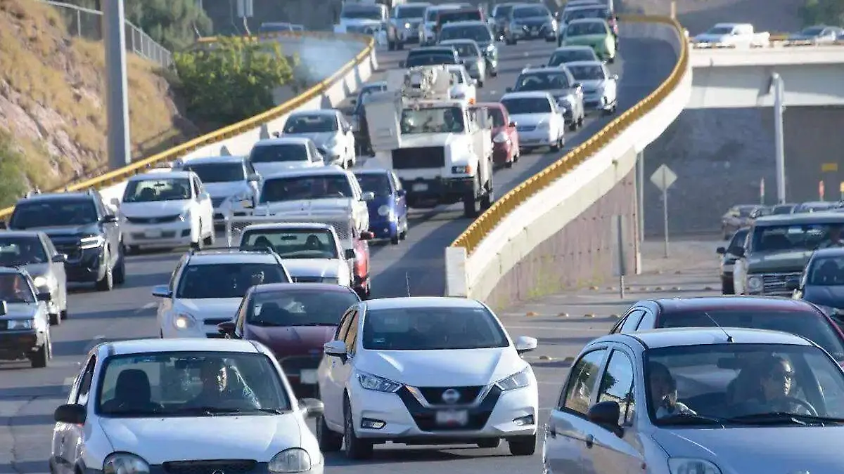 automovilistas en el tráfico