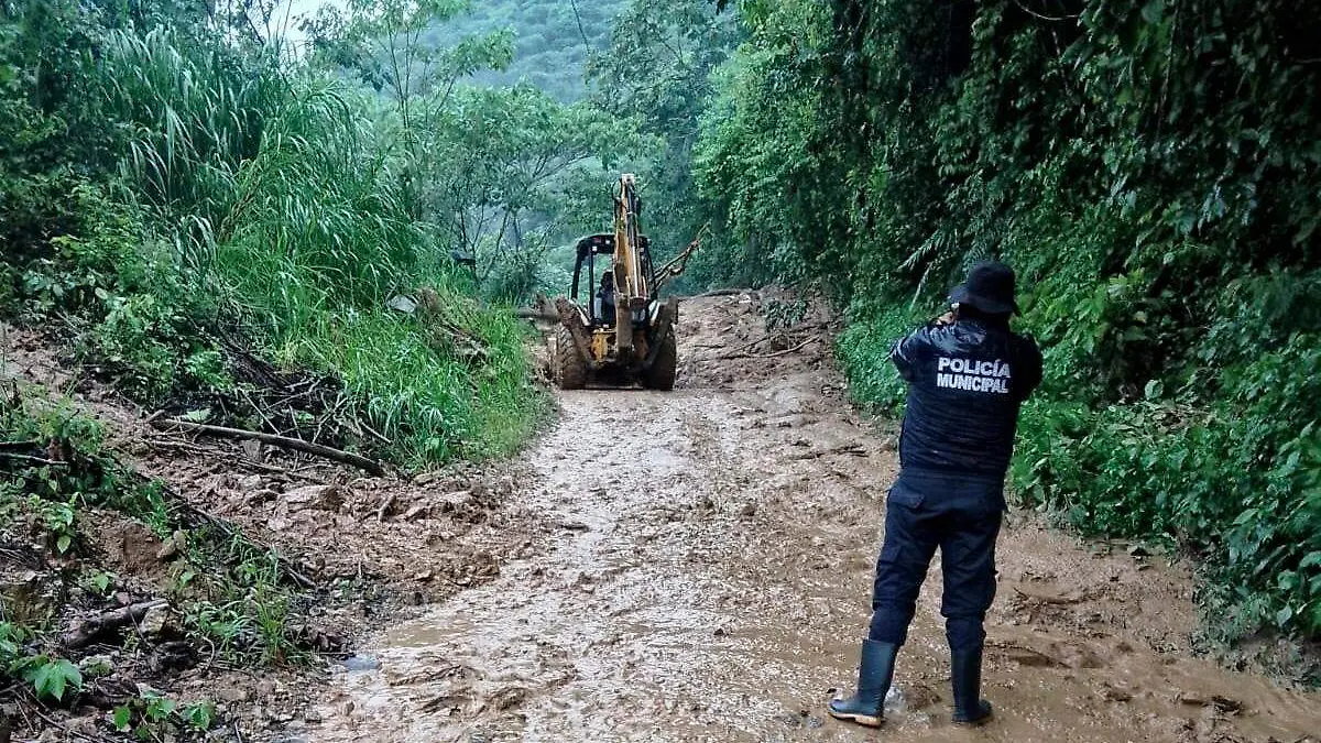 deslaves afecta carretera de Puebla a causa de las lluvias