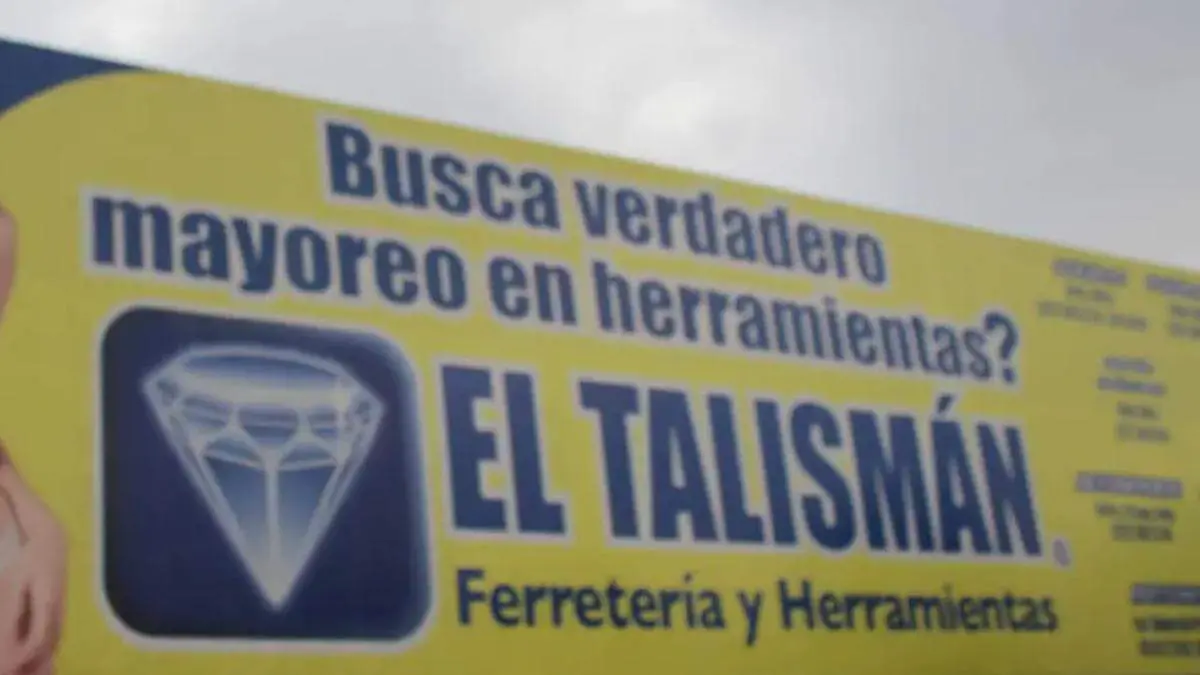 Ferretería poblana cambia polémica publicidad