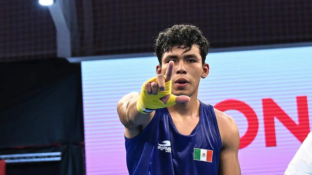 Fabrizio López, único representante poblano, conquista la plata en el BOXAM Internacional 2025