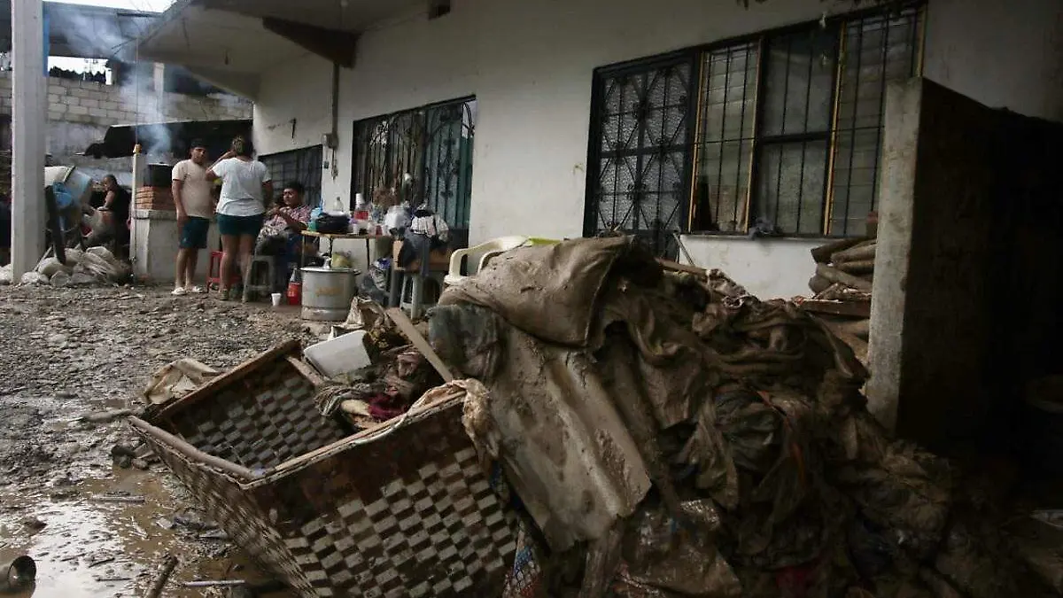 Sin hogar ni alimentos: así sobreviven los damnificados por la tormenta Raymond en Xicotepec