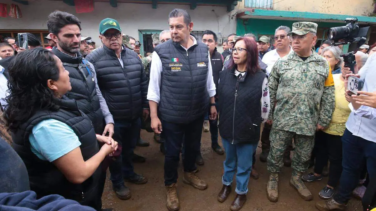 El gobernador detalló que hay más de 150 maquinas trabajando en la zona de emergencia