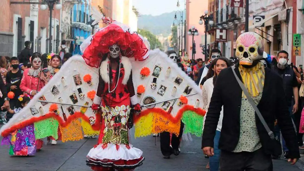 desfile dia de muertos en Puebla