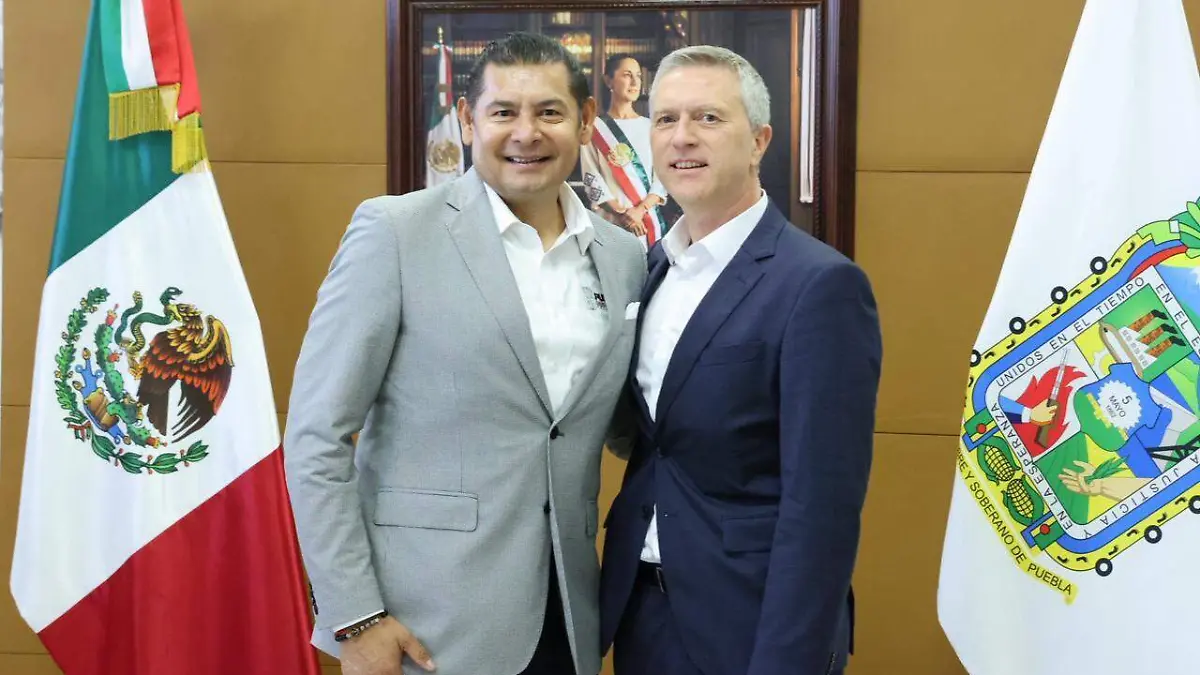 El gobernador se reúne con presidente de Volkswagen de México en medio de incertidumbre laboral en Puebla