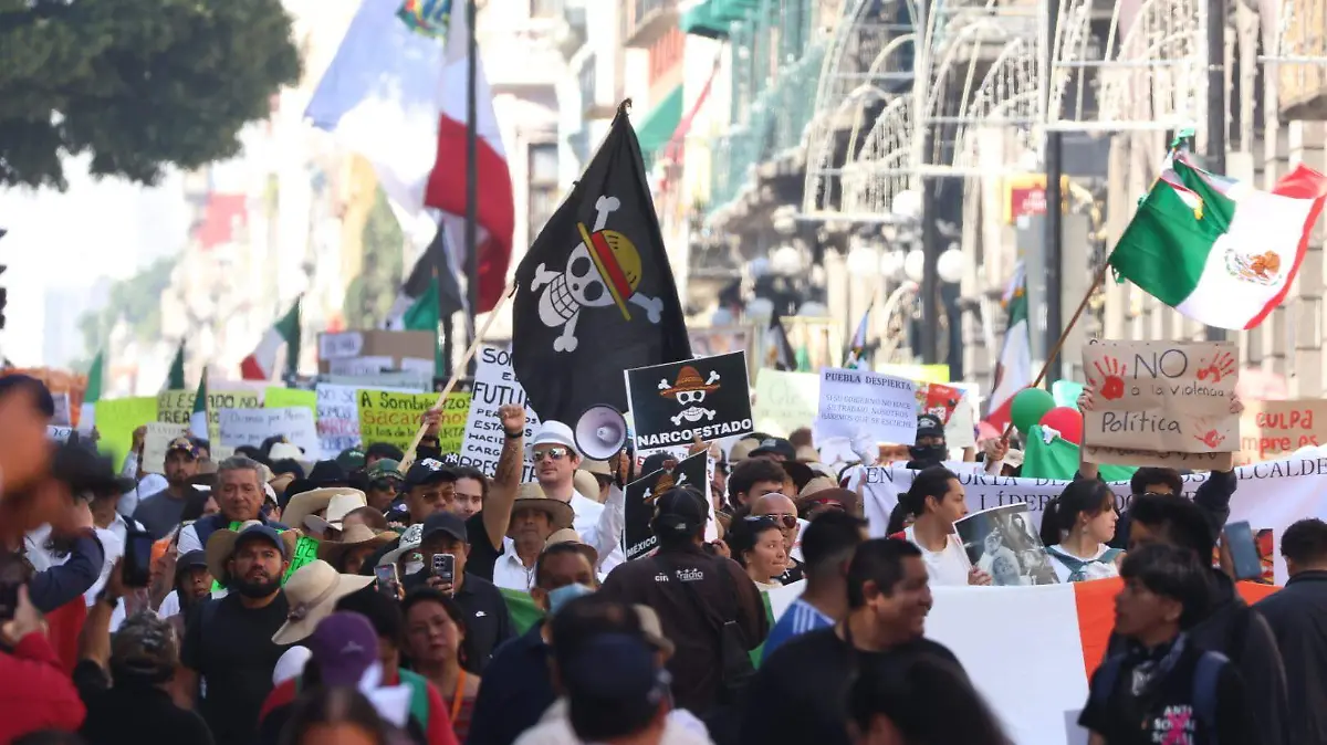 MARCHA MOVIMIENTO SOMBRERO BIBIANAD 151125 09