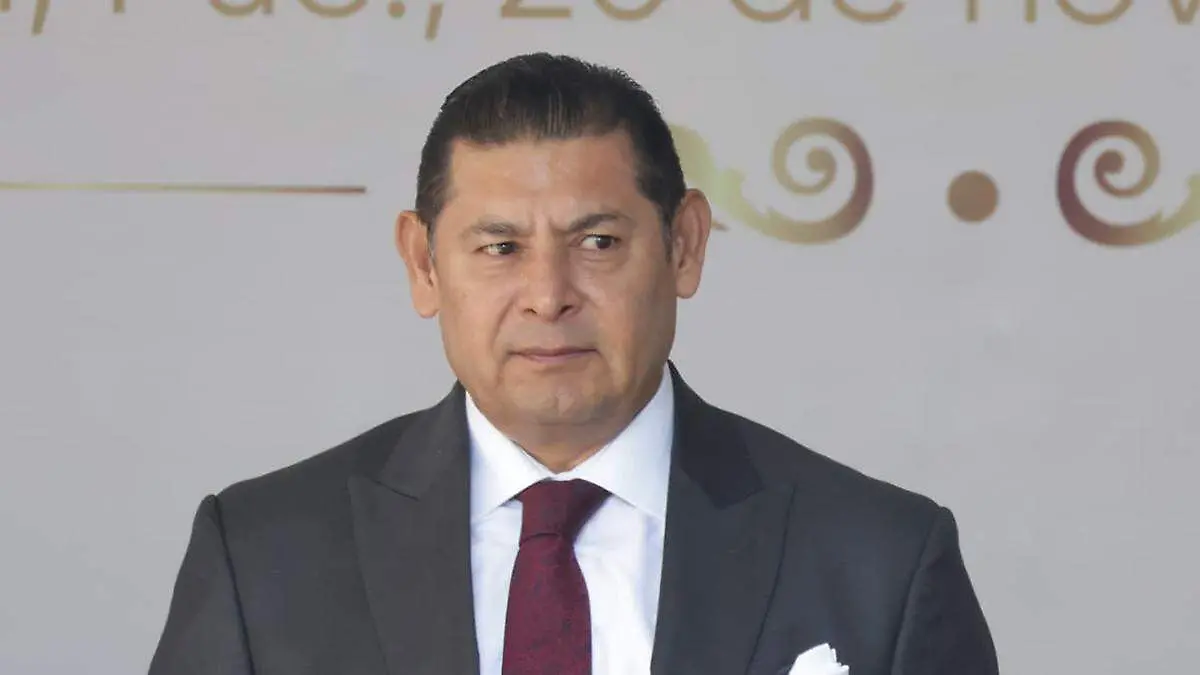 Armenta Mier sostuvo que las inconformidades de la comunidad educativa de Tepatlaxco se desprenden de gestiones municipales