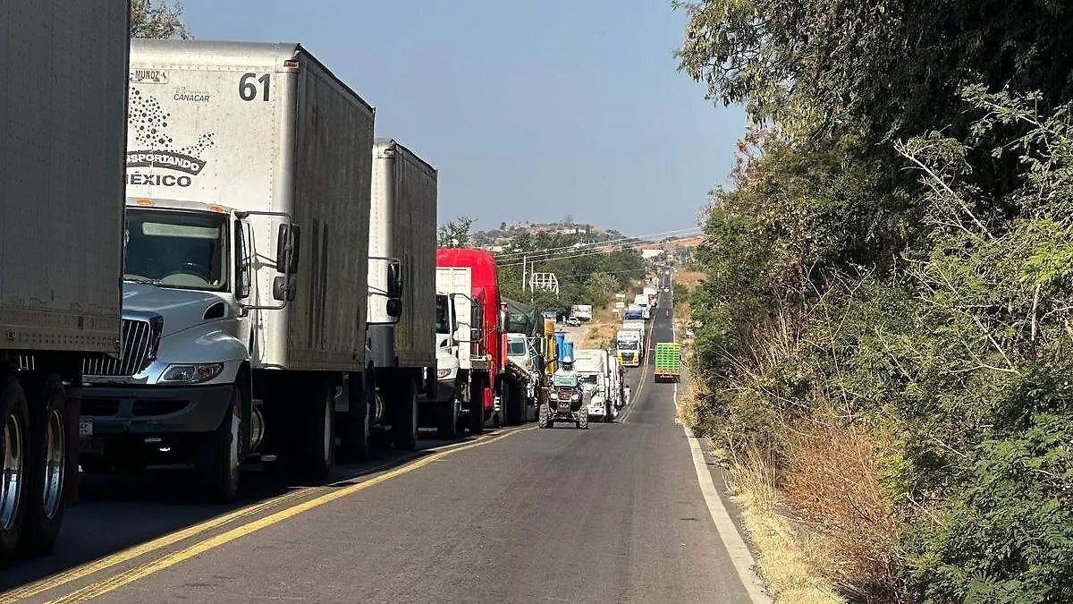 Los bloqueos generaron retrasos en traslados, afectaciones en el abasto y complicaciones en la zona metropolitana
