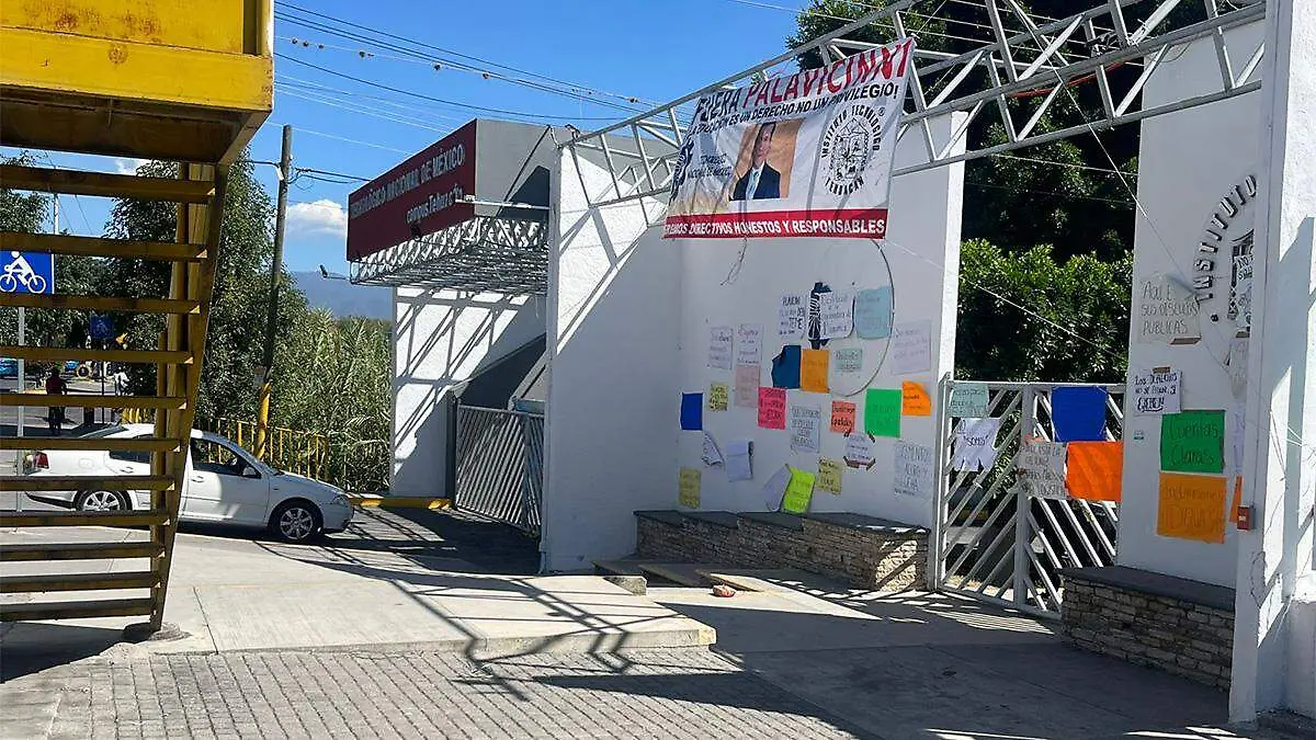 Durante la noche del pasado martes los estudiantes recibieron la captura de pantalla de un teléfono