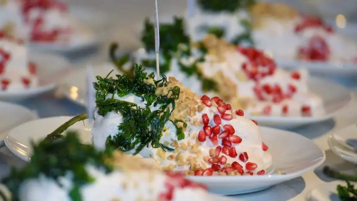 chiles en nogada