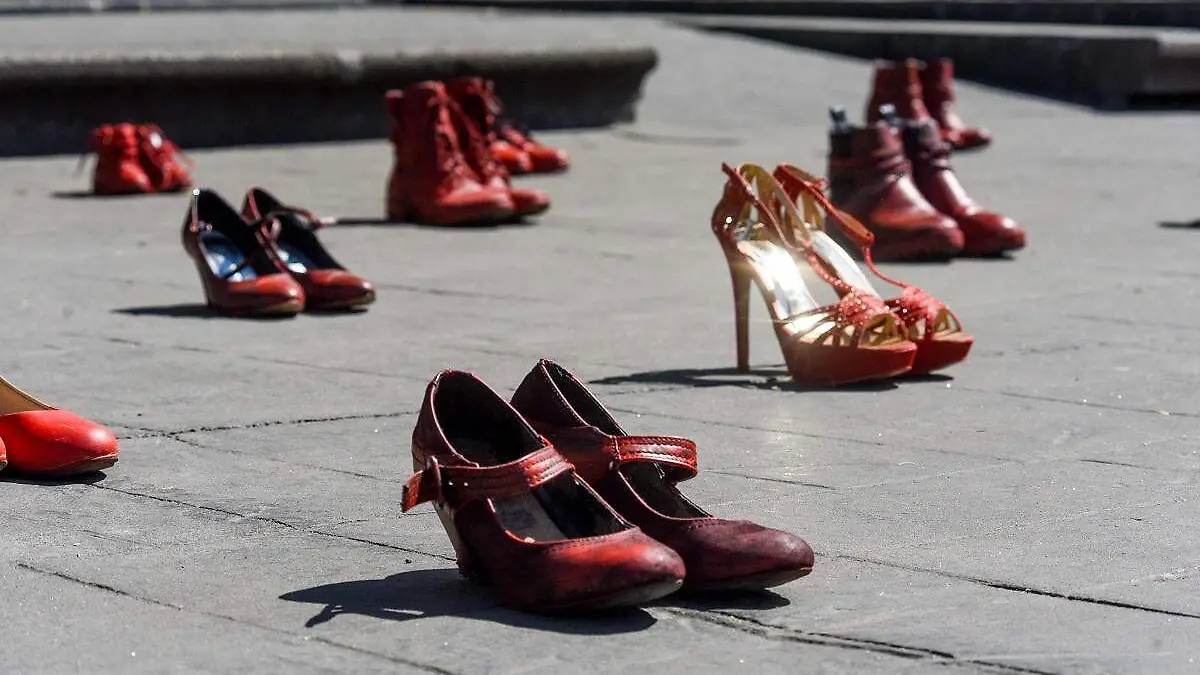 1058105_Instalación Zapatos Rojos en Toluca_impreso