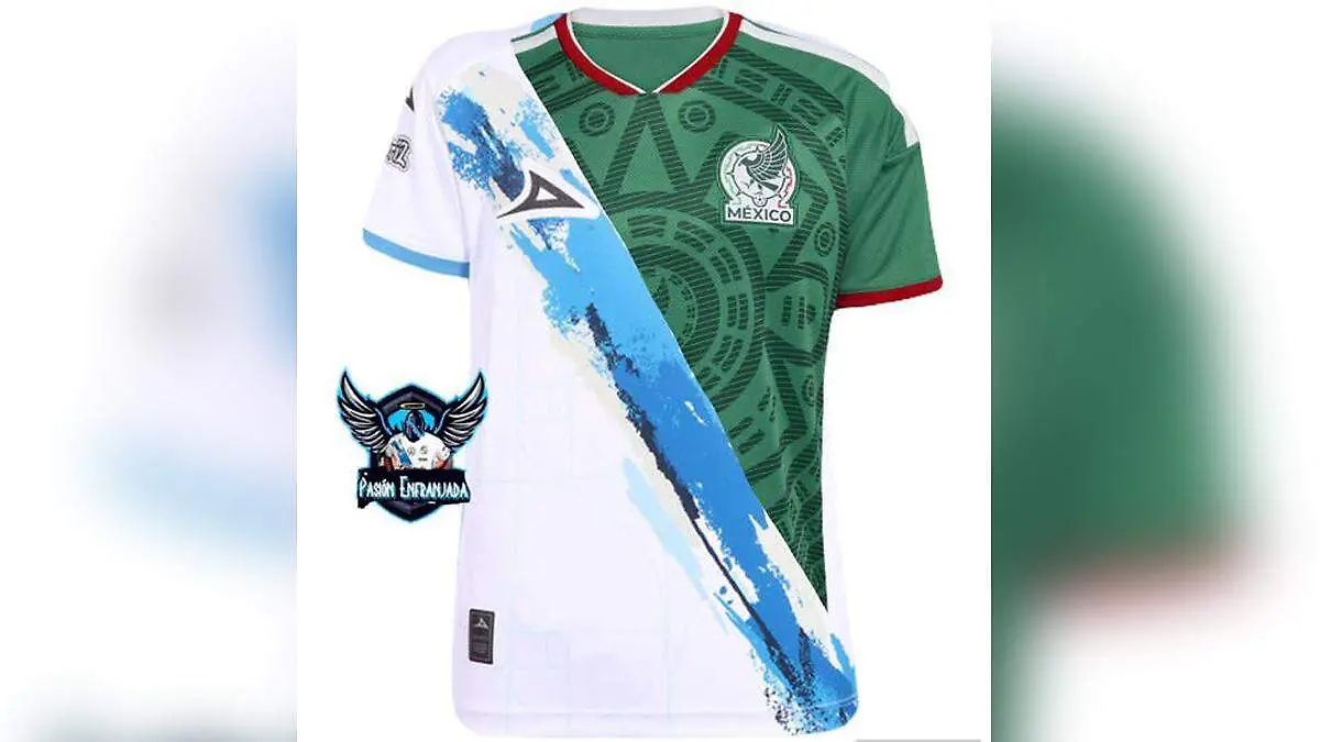 la playera edición especial Mundial 2026, mitad Club Puebla, mitad Selección Mexicana