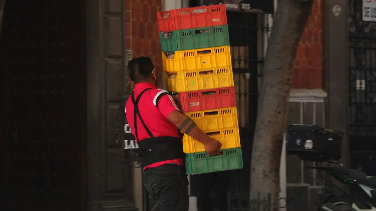 Pese a los ajustes salariales, en Puebla el salario mínimo no alcanza para cubrir las necesidades básicas.