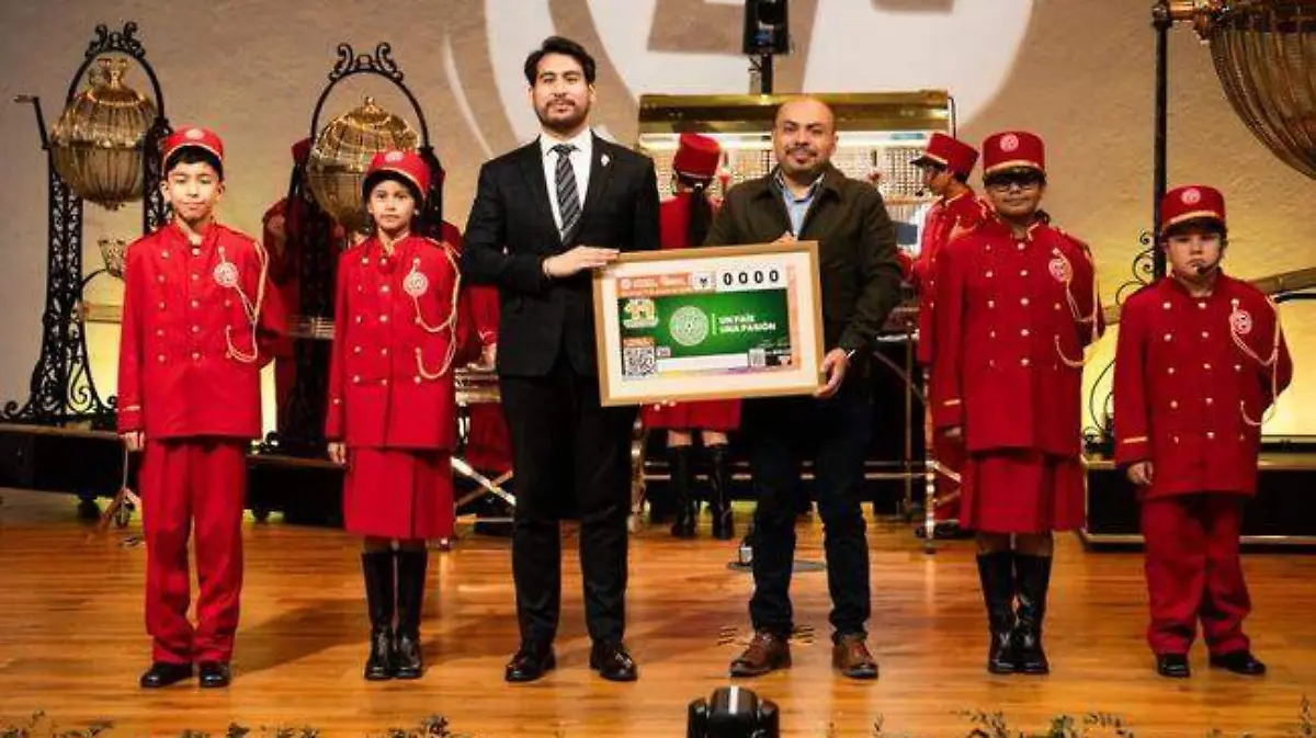 La noticia del premio generó expectativa entre compradores y expendedores de billetes en la ciudad