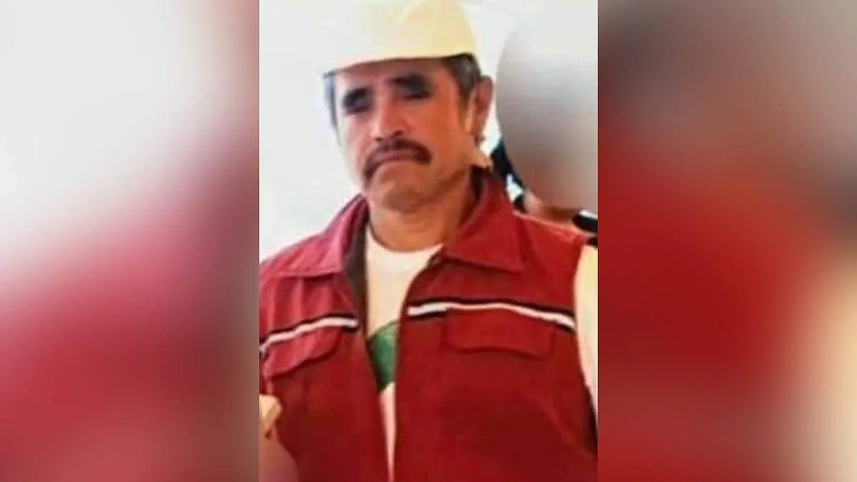 El hombre nació el 3 de septiembre de 1968, mide aproximadamente 1.70 metros de estatura, es de complexión media