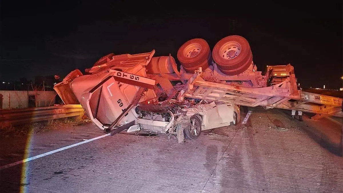 El operador del tráiler no fue localizado en el sitio del accidente