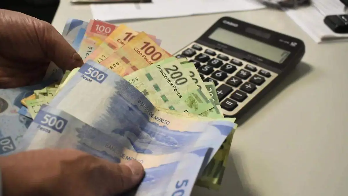 Dinero, billetes, finanzas