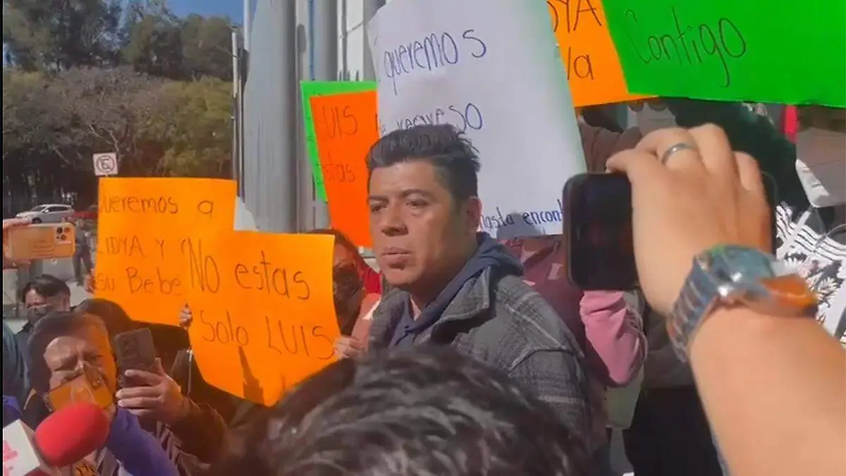 El hombre estuvo acompañado de familiares, amigos y vecinos