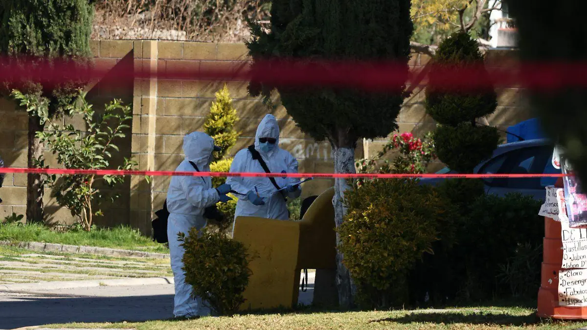 Peritos trabajan en hallazgo de cadáver