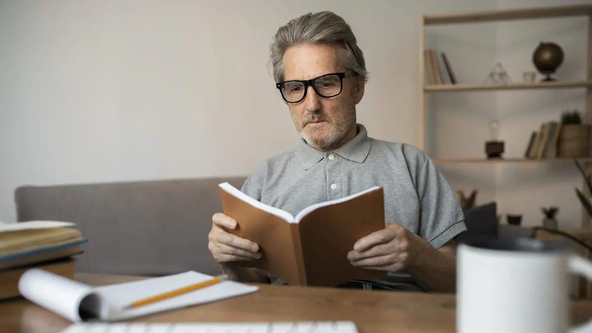 La genética explica por qué algunos adultos mayores conservan capacidades cognitivas similares a las de personas mucho más jóvenes