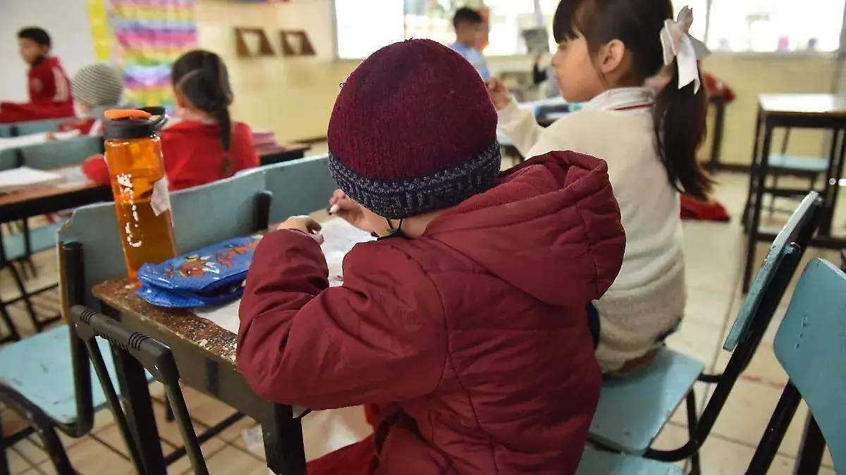 alumnos en una escuela