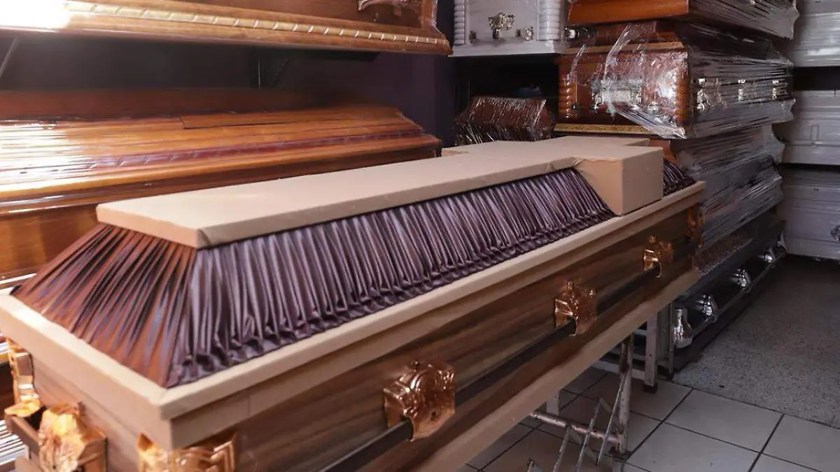 Actualmente un servicio económico de inhumación ronda entre los 6 mil 500 y los 6 mil 800 pesos