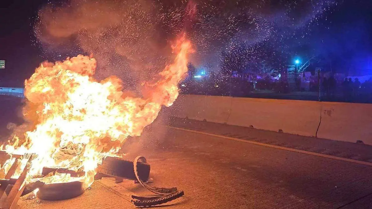 La manifestación se prolongó durante la noche del viernes y la madrugada del sábado