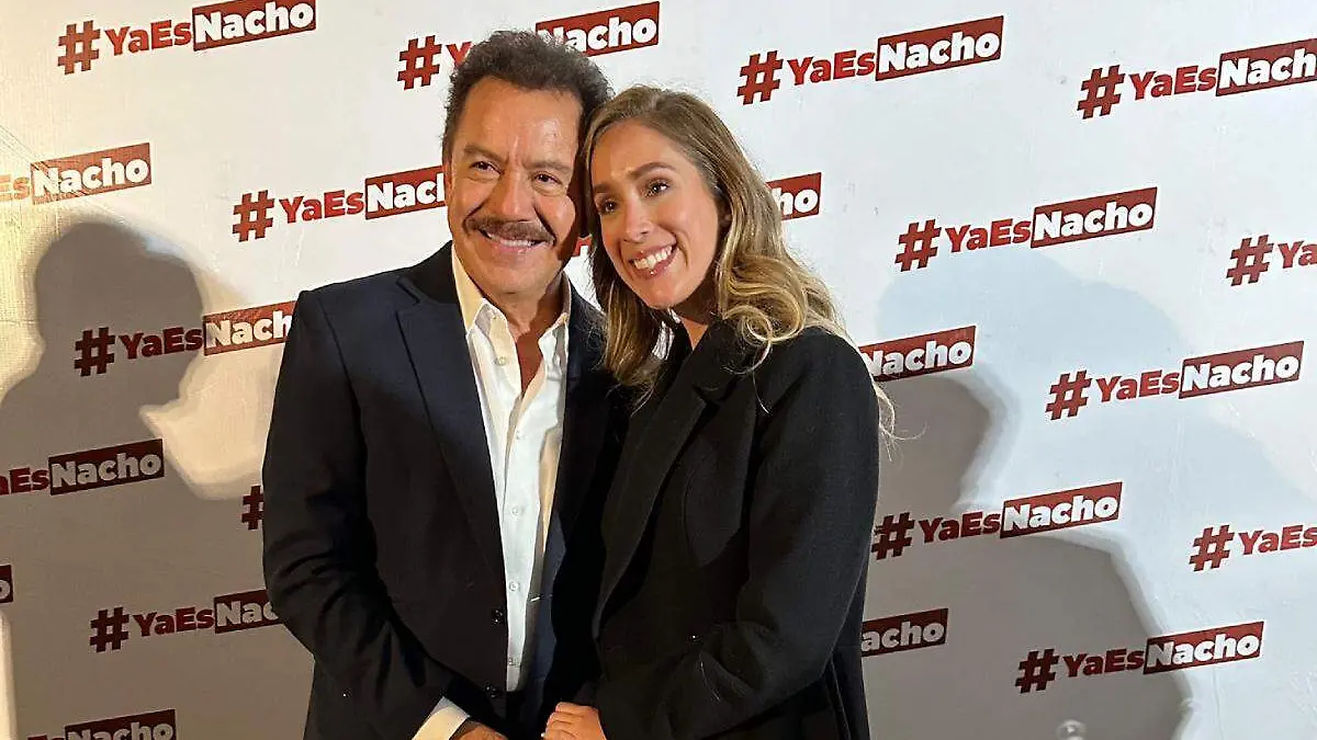 Natalia Suárez junto a Ignacio Mier