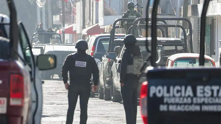 Diversa maquinaria fue movilizada primero a un inmueble donde se realizaron excavaciones