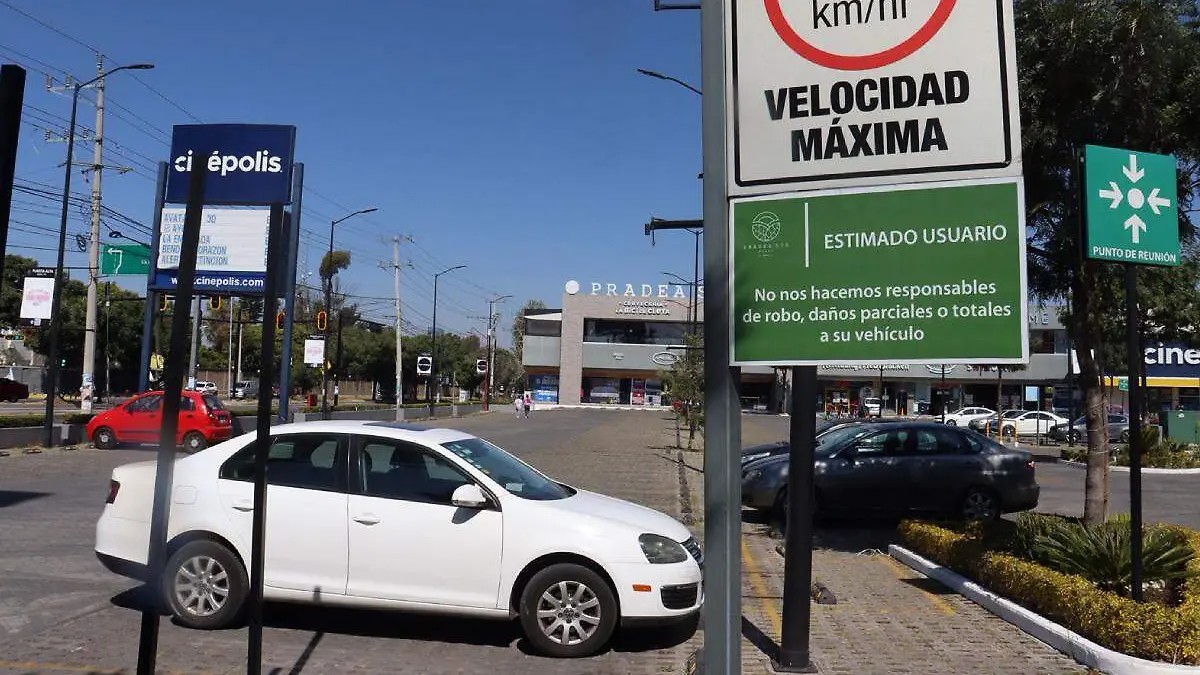 estacionamiento plaza pradea